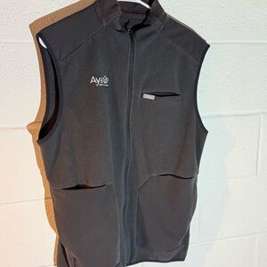 Figs Men's Gray Fleece Vest